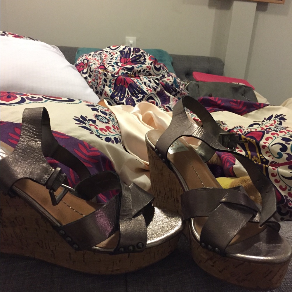 Dolce vita silver wedges